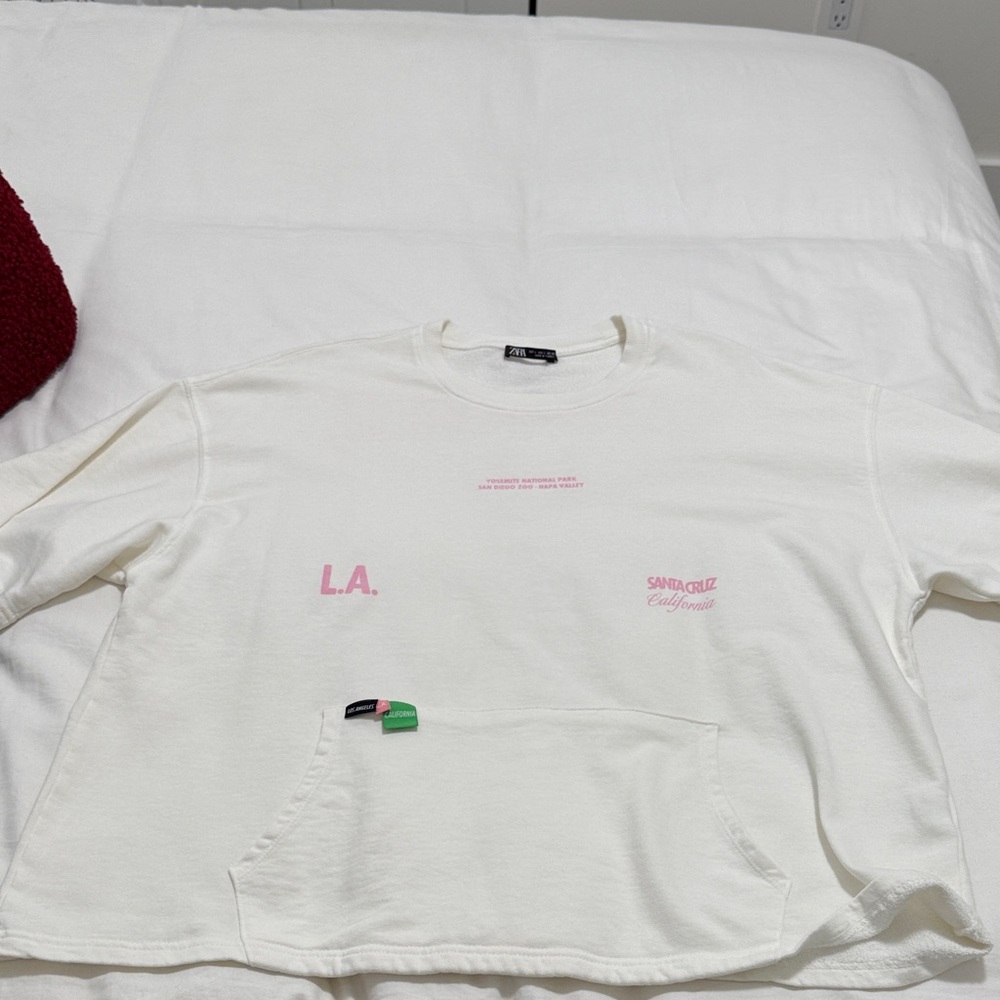 Zara White Thick Sweatshirt Material T-shirt in Off White with Pink Accents